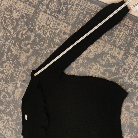 Hilary MacMillan Black Sweater With Ruffle NWT - Picture 11 of 12